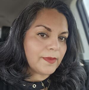 Meet your Posher, Adriana